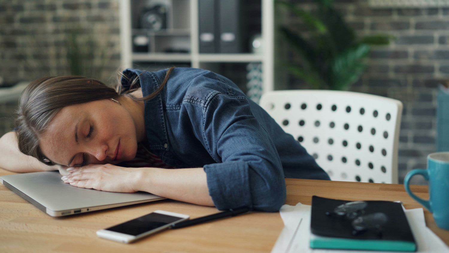 Pourquoi suis-je toujours fatiguée ? Le guide complet pour comprendre enfin ce que votre corps essaie de vous dire 1 ere partie